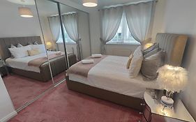 Lovely 2 Bedroom Modern Ground Floor Flat